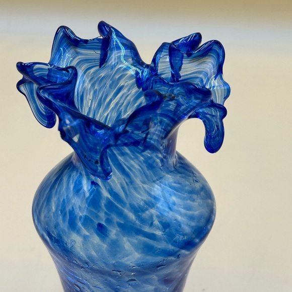Cobalt blue art glass ruffle edge, crackle vase, USA, fourth July, patriotic - Picture 2 of 9